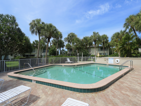 Charming Two Bedroom Vacation Condo on Longboat Key